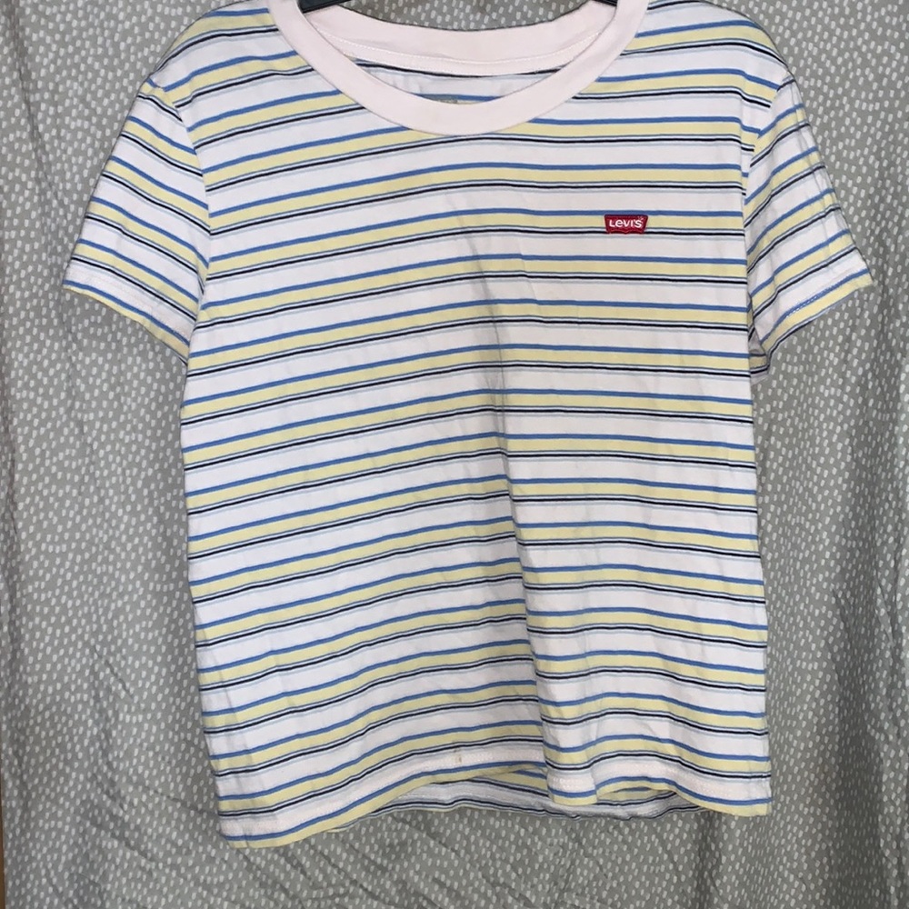 Cute Levi’s Tee